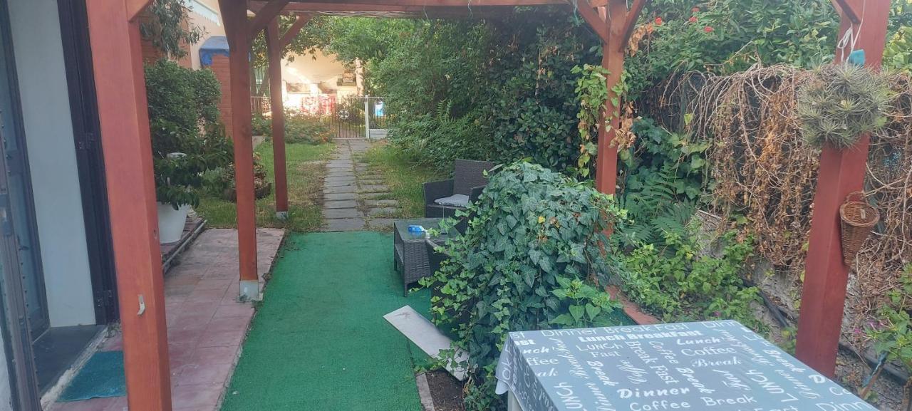 Stanza In Villa Con Giardino Con Box Doccia Idromassaggio Rent A Car Aci Bonaccorsi Exterior photo